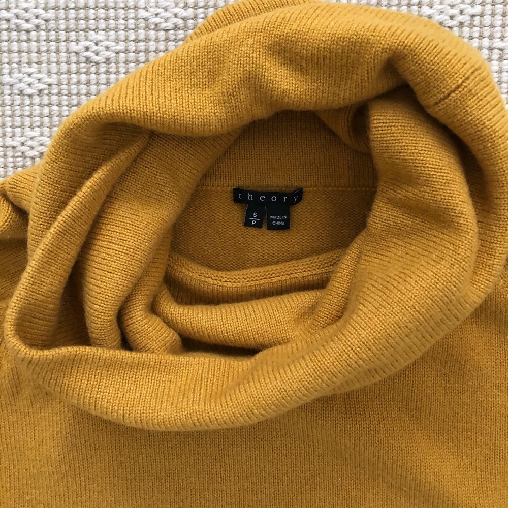 Theory 100% Cashmere Turtleneck Sweater yellow